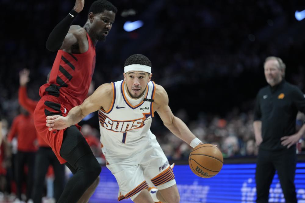 棱角分明的 棱角分明的